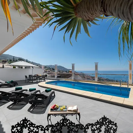 Amazing Sea Views Over Funchal Atlantic Sunset פונשל