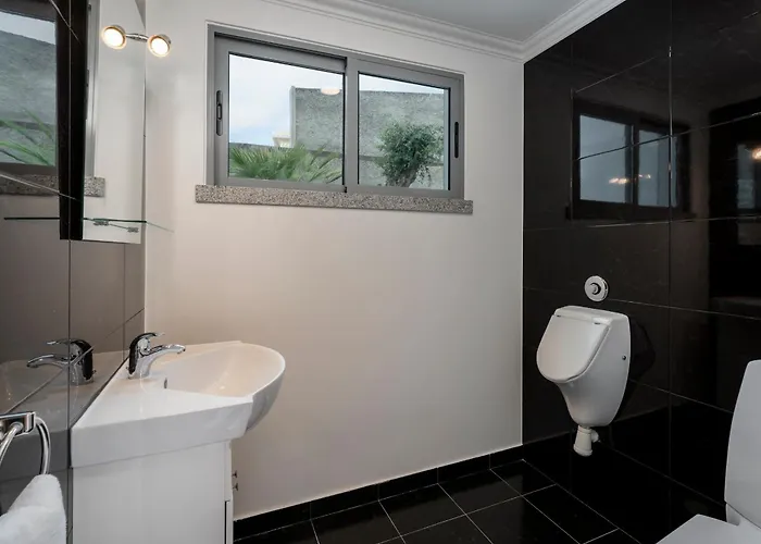 Ourmadeira - Atlantic Sunset * פונשל